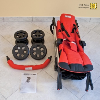 Foppapedretti TUO - Contenuto imballo 1 - passeggino con seduta, ruote anteriori e posteriori, barra di protezione e istruzioni