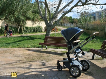 Joolz Day Quadro -  Lecce - Parco Belloluogo - Versione passeggino fronte mamma - Una piccola sosta in tutta tranquillità.